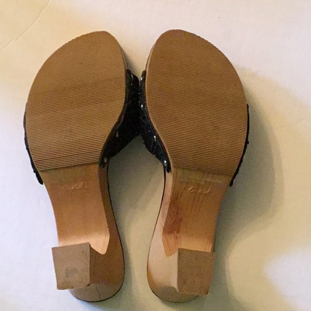 Shoes - Picture 3 of 4
